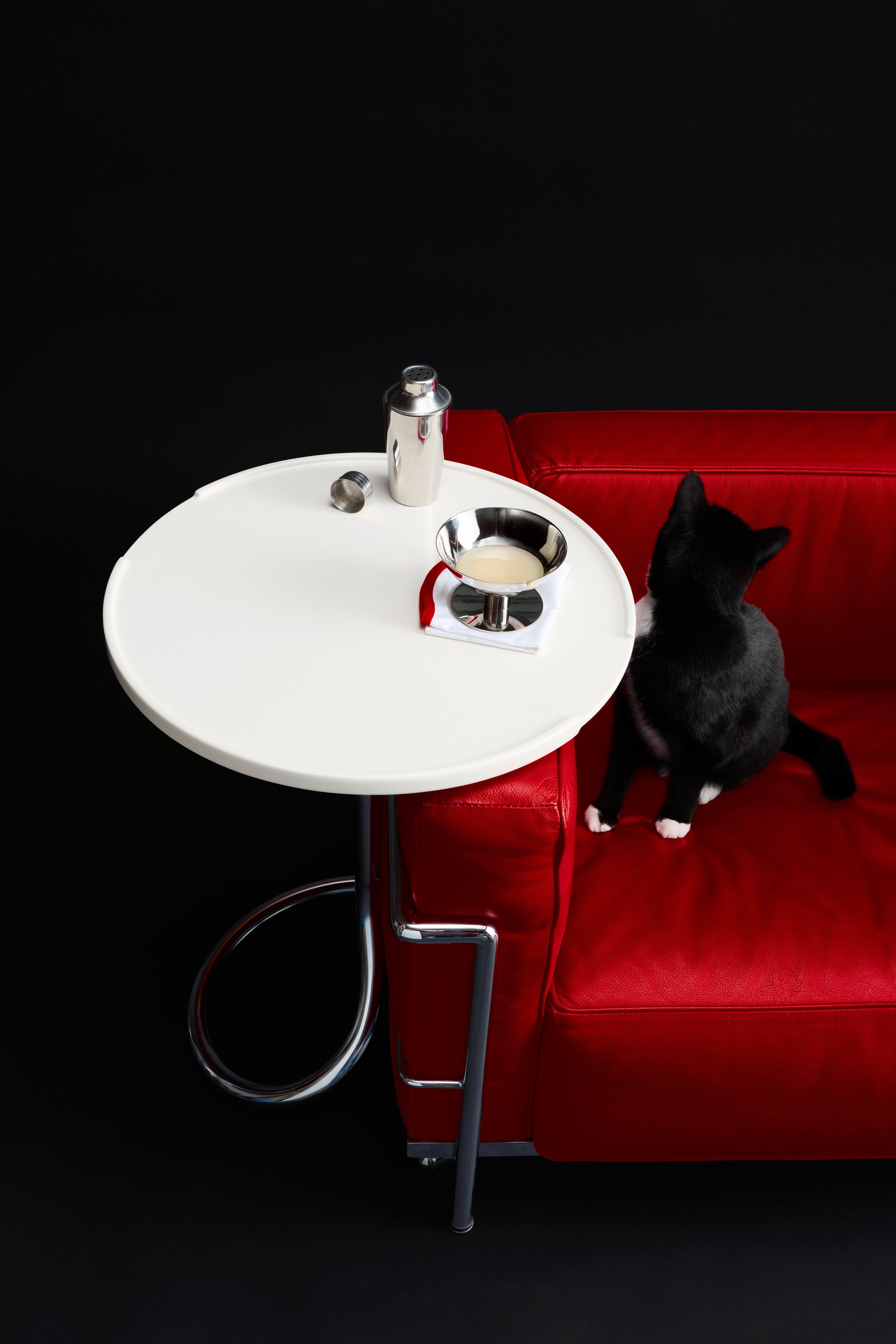 The 5–9 TV Tray Table wall paint off-white