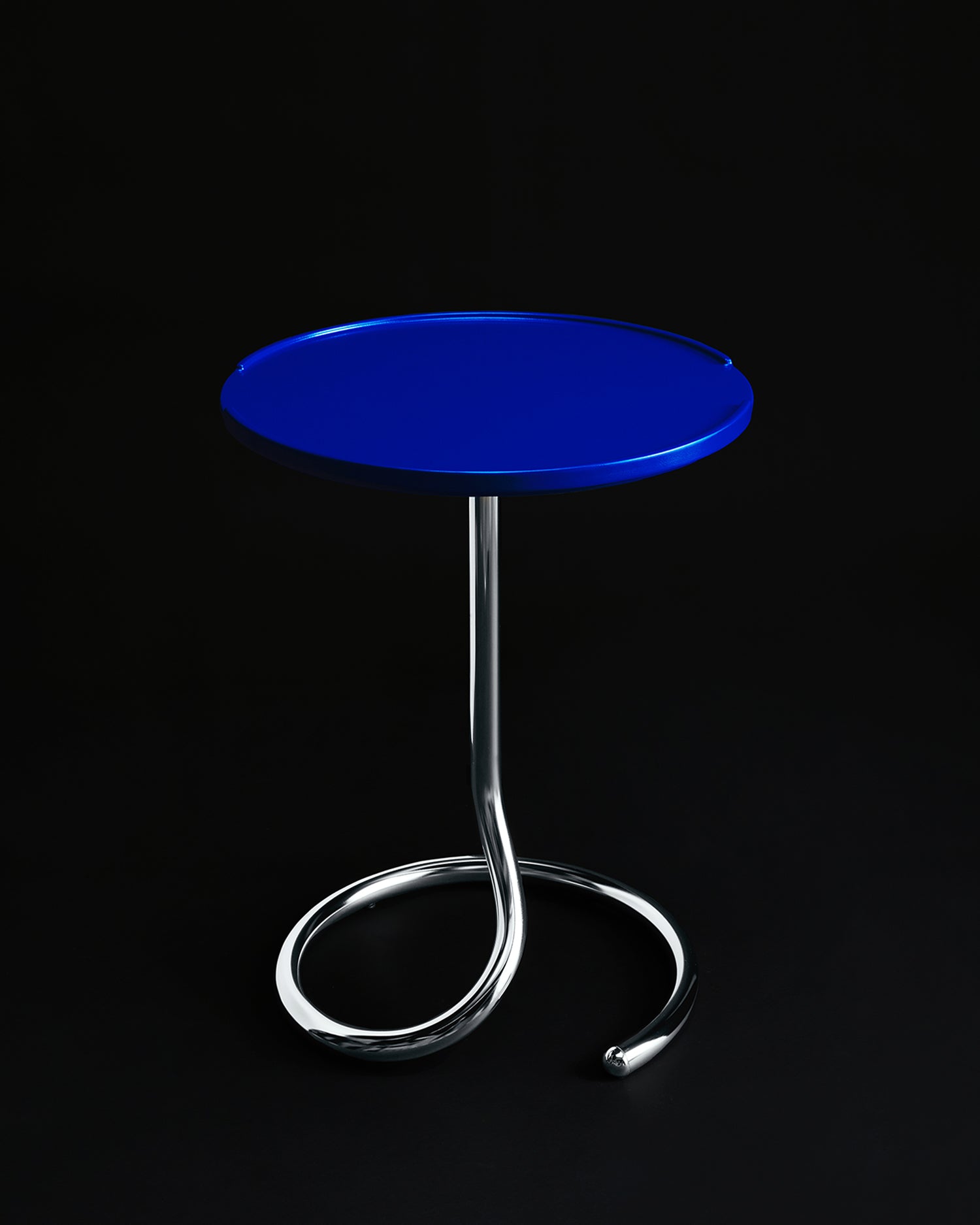 The 5–9 TV Tray Table - lazy jamie - Furniture