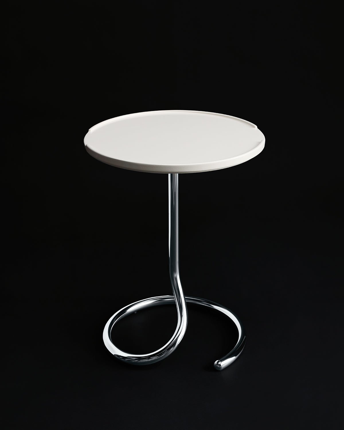 The 5–9 TV Tray Table - lazy jamie - Furniture