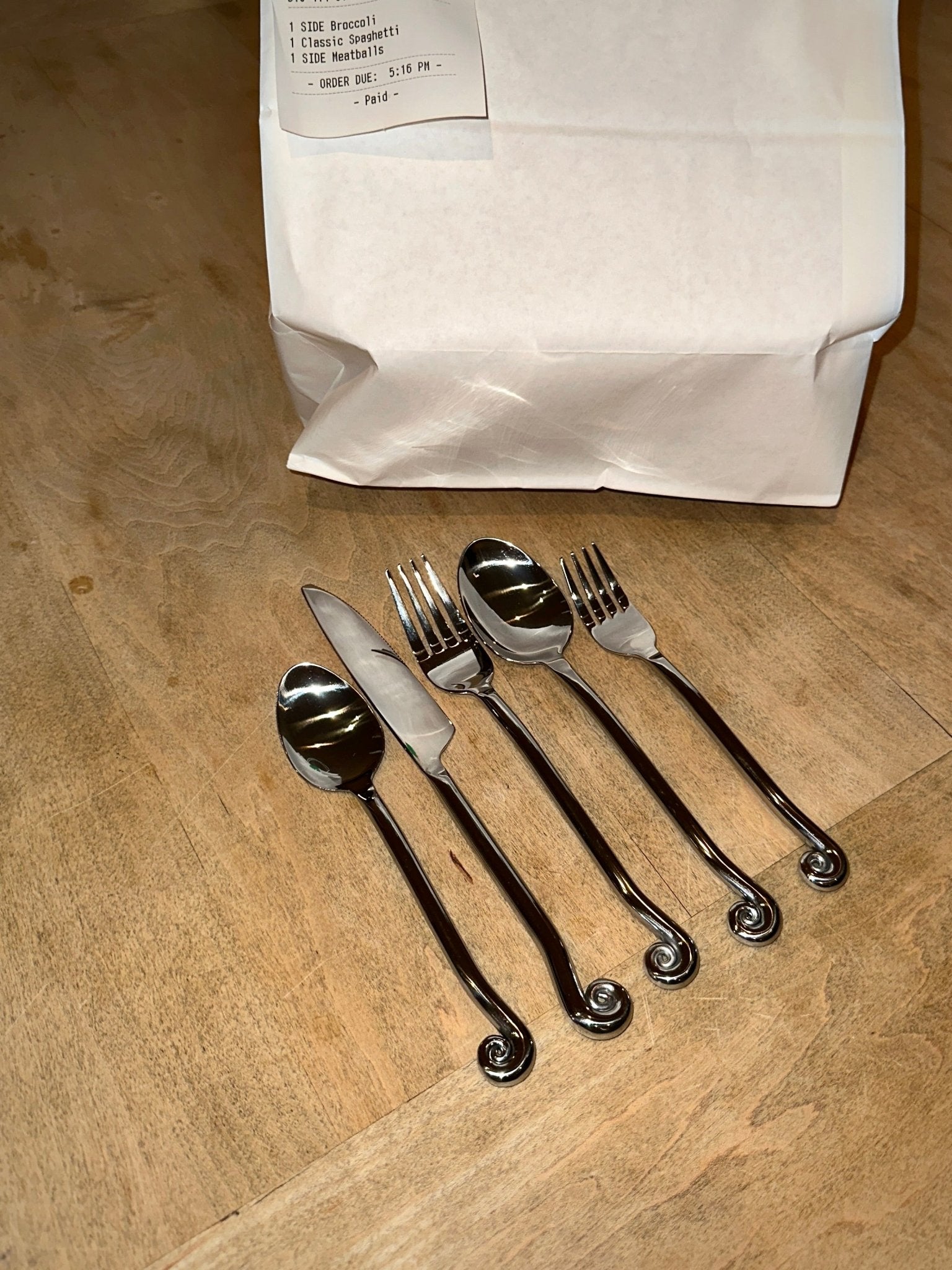 upward spiral 5 - piece flatware set - lazy jamie - 